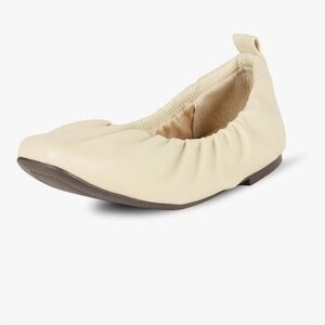 NWT The Drop cream Paige scrunch flat shoes size 9.5